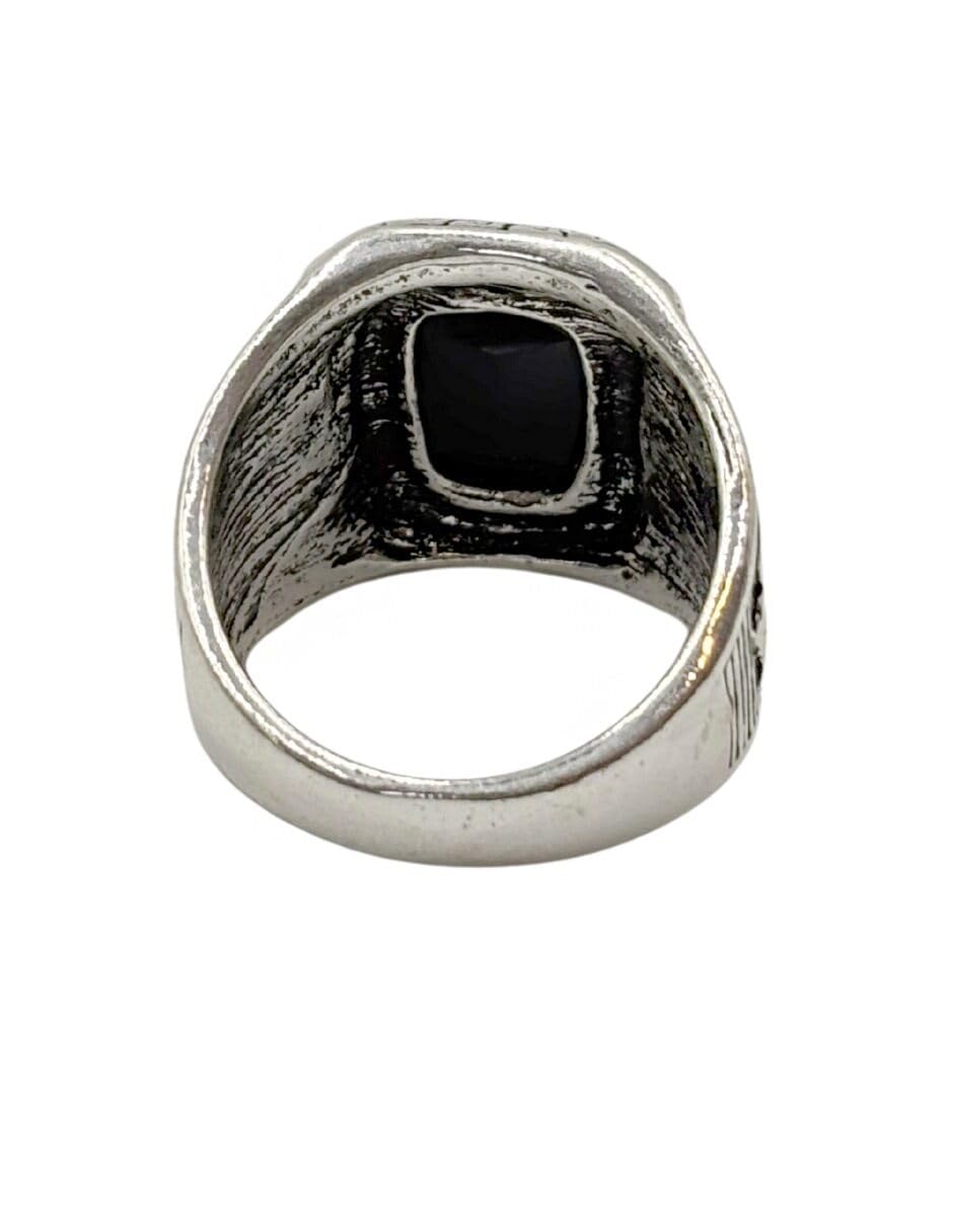 Anillo Detalles Grabados con Piedra Detalles Grabados