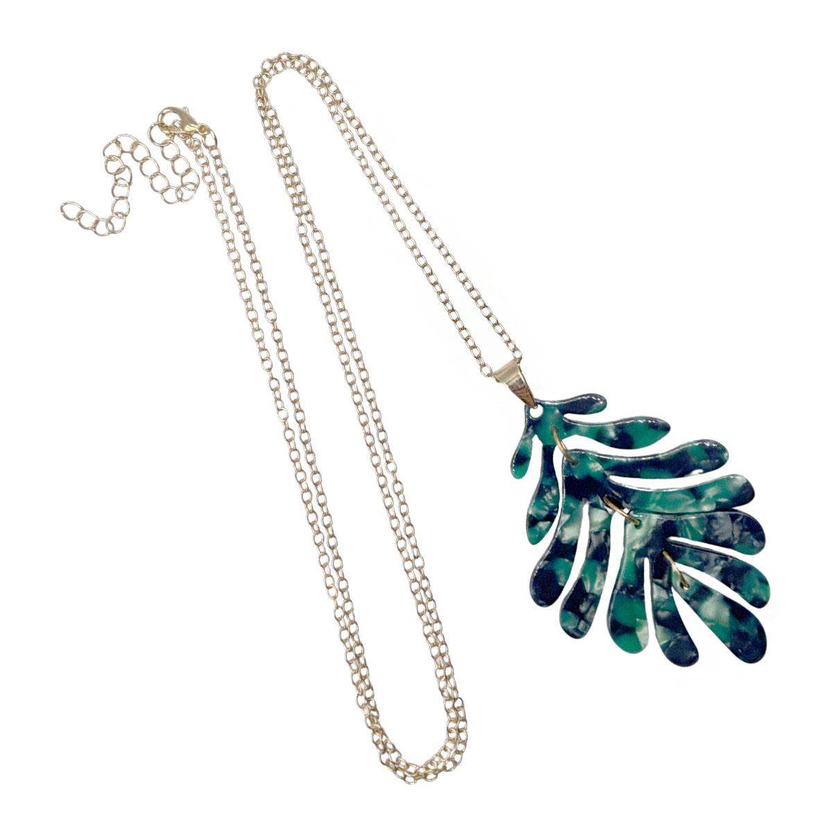 Set Collar y Aretes Hojas Verdes