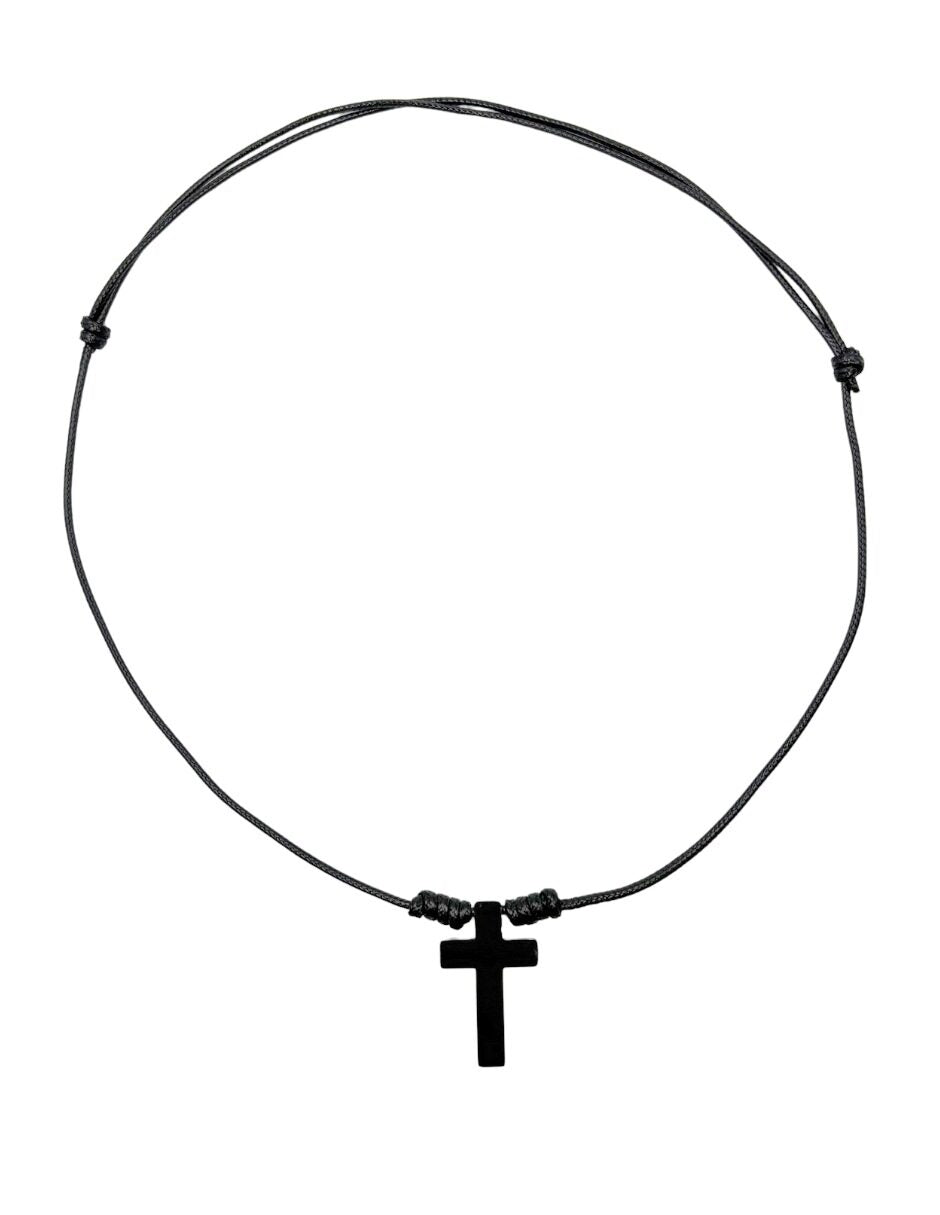 Collar con dije de Cruz Negra y Cordón Ajustable Negro