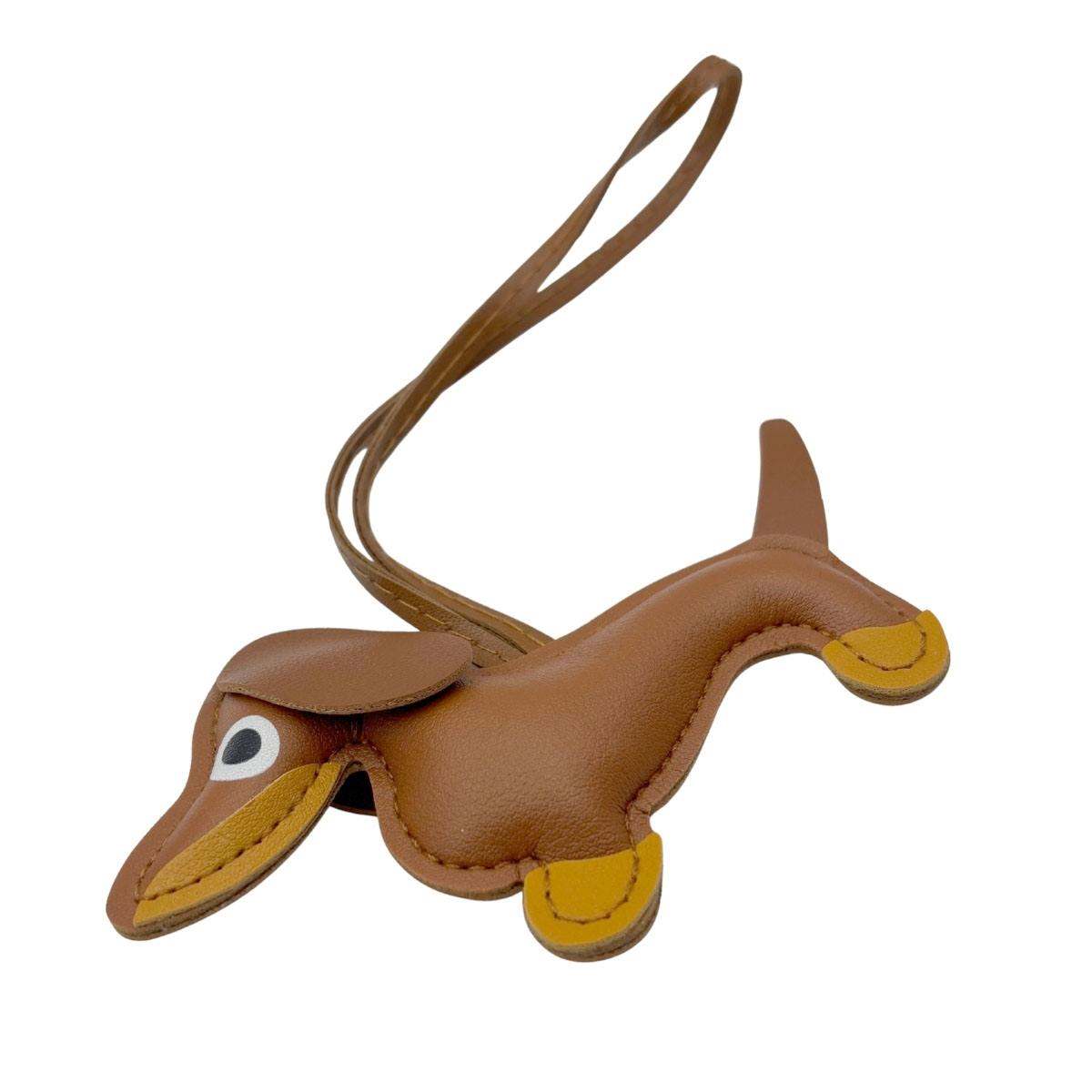 Charm de perro salchicha